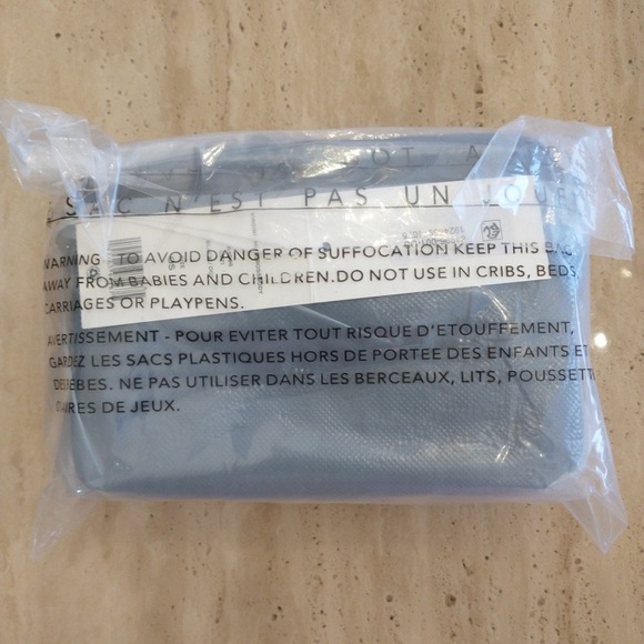 [Tory Burch] Mini Nylon Crossbody Bag | Black - Picture 3 of 9